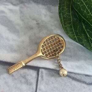 Vintage AVON TENNIS Racket BROOCH/pin with faux pearl